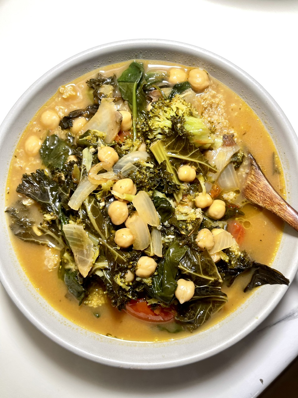 HIGH PROTEIN ONE-POT CHICKPEAS & BEANS RECIPE