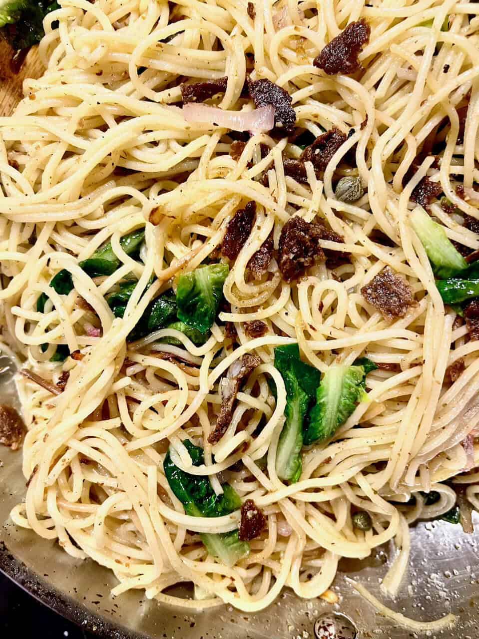 Pasta with mushrooms and greens, healthy vegetarian meal, delicious Italian-inspired dish, Make Pure Thy Heart dietary options.